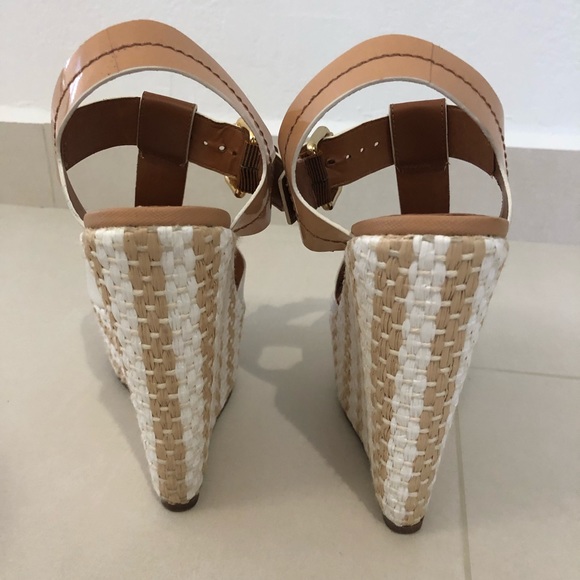 Platform Sandals 💛 - Picture 7 of 8